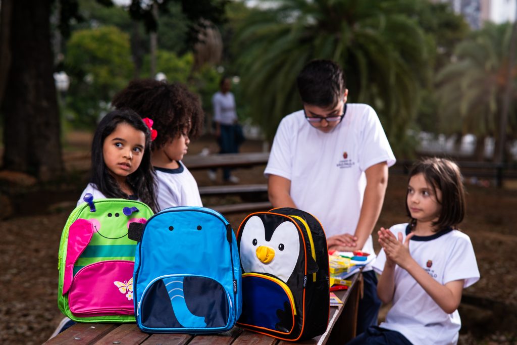 mochilas e materiais escolares